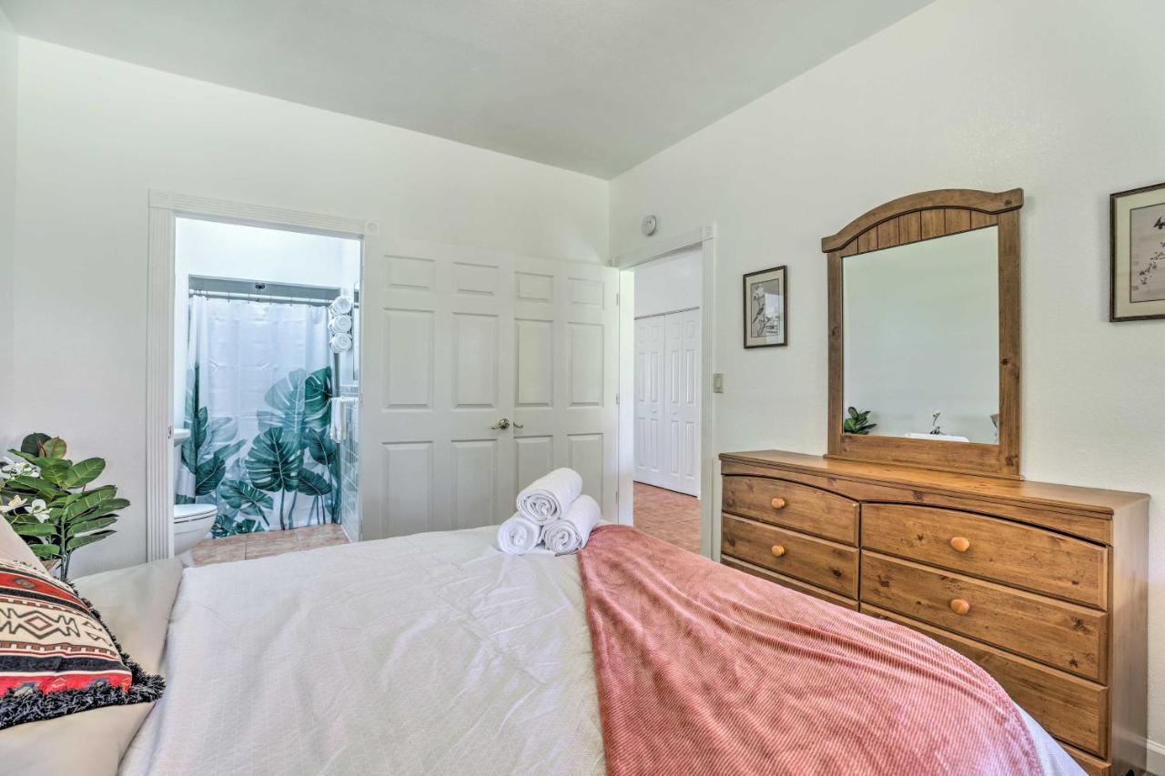 Cozy And Relaxing Eloy Apartment With Pool Access Exterior photo